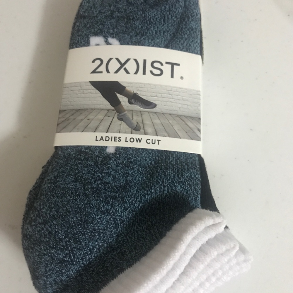 2(X)IST 20 PAIRS LADIES LOW CUT SOCKS FREE GIFTS MEET POSHER LARRY TO FIND OUT - Picture 2 of 10